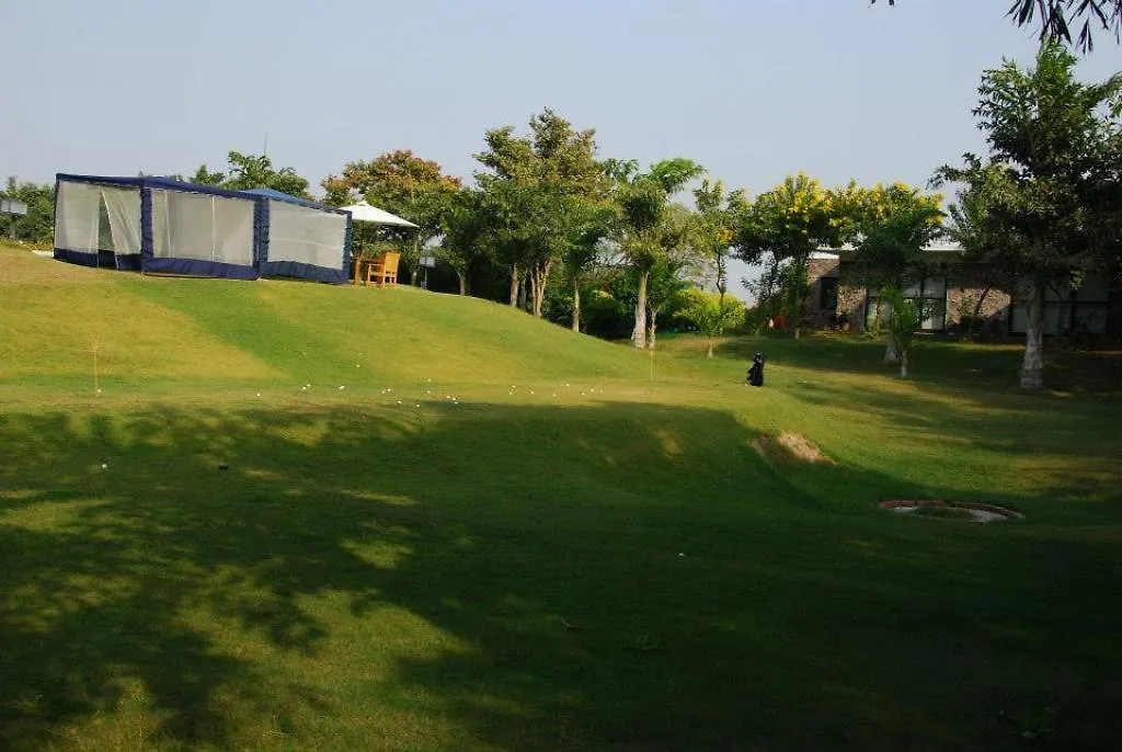 Aravli Vista Hotel Gurgaon India